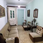 Semesterbostad Traditional House With Fresh Vegetables Garden *