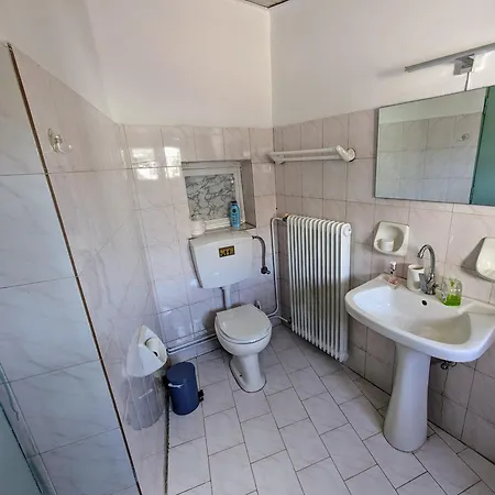 Traditional House With Fresh Vegetables Garden Feriehus